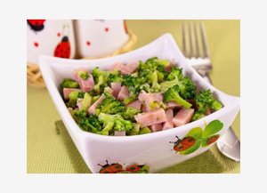 Нежный салат с брокколи
