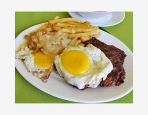 Национальное чилийское блюдо «lomo a lapobre»